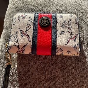 Like New Tory Burch Wrislet